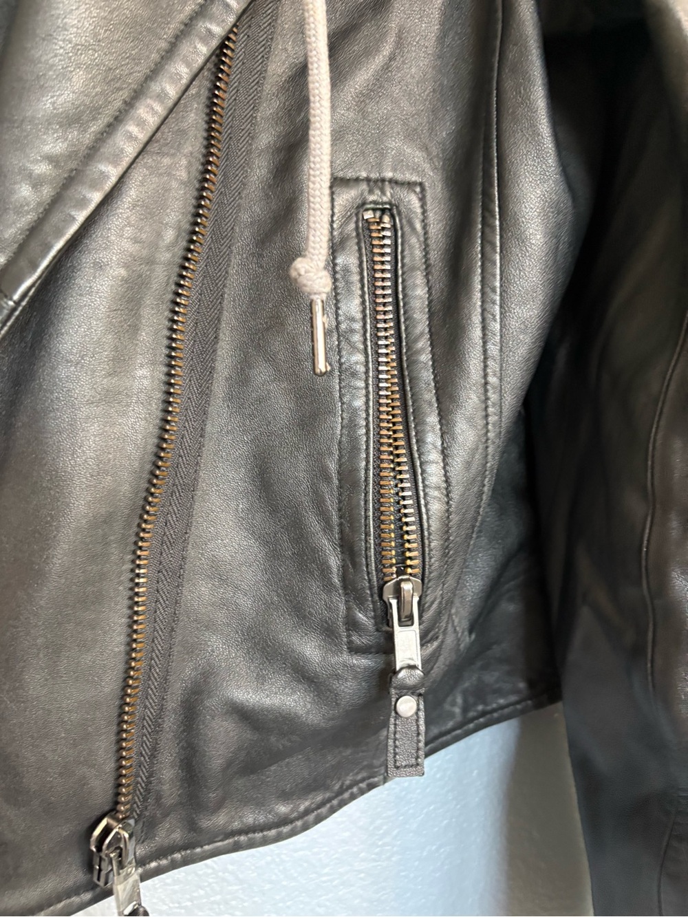 John + Jenn Black Lambskin Leather Moto Jacket w/ Gray Hood Insert Size M - Picture 7 of 9
